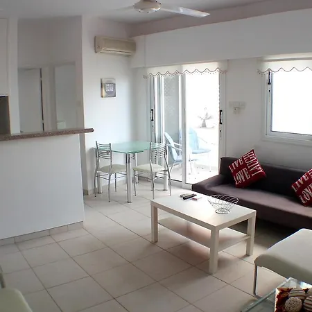 Alakatoudi On The Beach Apartment *
