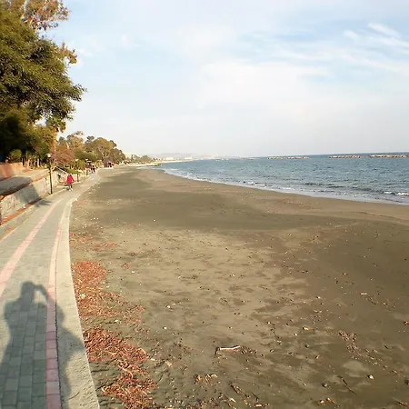 Alakatoudi On The Beach *