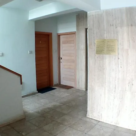 Alakatoudi On The Beach Apartment *