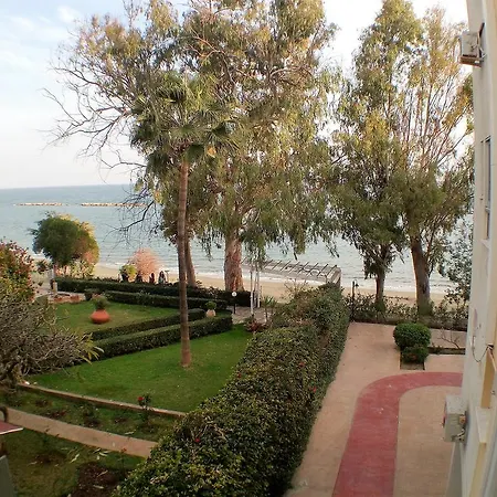 Alakatoudi On The Beach * Limassol